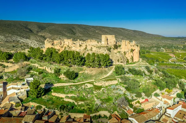El alcalde de Montesa jura que el castillo 'ya casi' tiene wifi